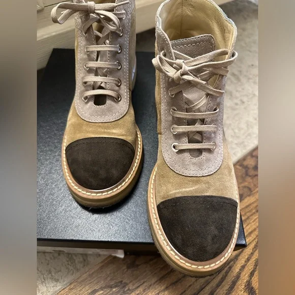 100% authentic Chanel Interlocking CC Logo Lace Up Suede Boots Booties - Picture 8 of 15